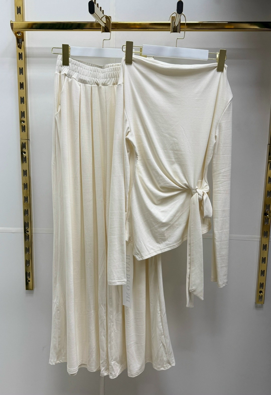 костюм с брюками,трикотажные костюмы,брюки широкие,костюм женский тройка,одежда для женщин