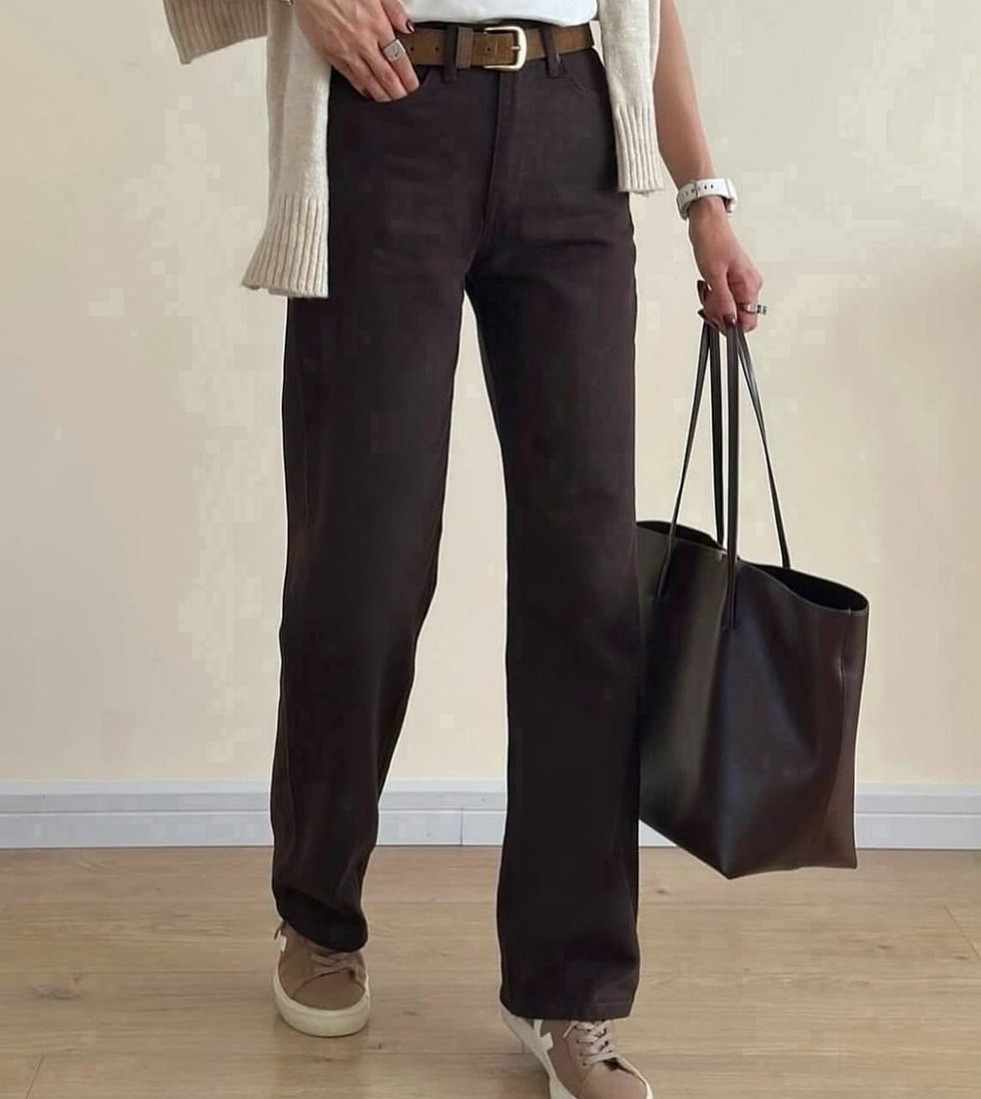 брюки вельветовые прямые широкие с высокой посадкой renzoria,брюки коричневые микровельвет shinelbrend,женские широкие вельветовые брюки с высокой посадкой,вельветовые брюки женские,брюки широкие вель