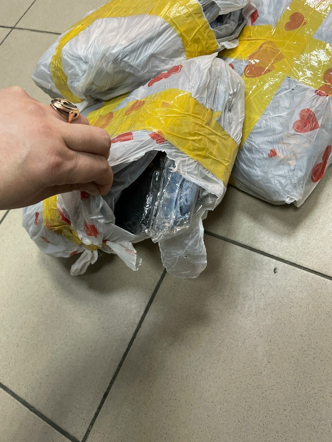 в пакете,мешок одежды,одежда оптом,пакеты