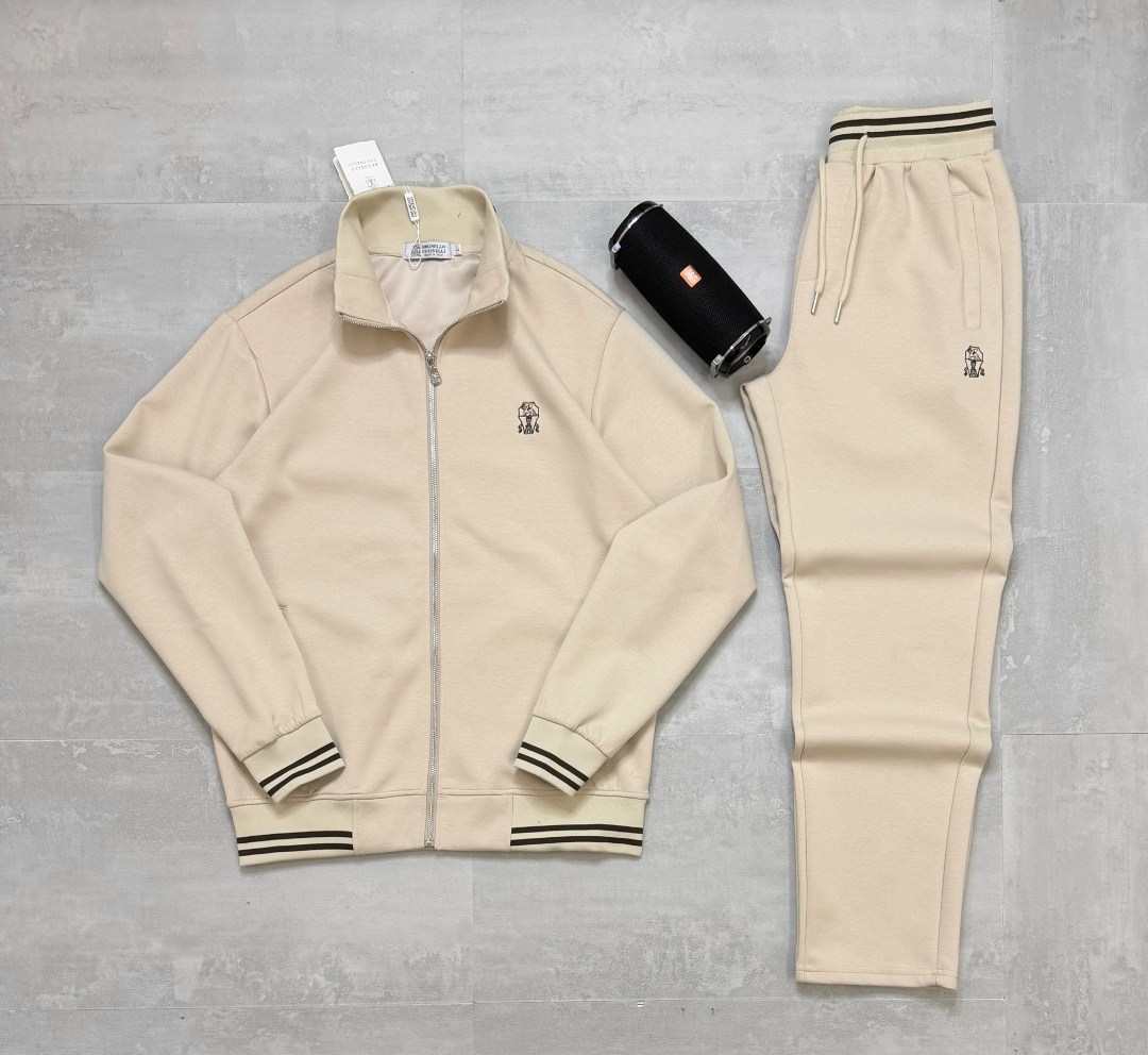 спортивные костюм,спортивный костюм stefano ricci бежевый,спортивный костюм brunello cucinelli,спортивный костюм бомбер на молнии и штаны gucci,мужской спортивный костюм