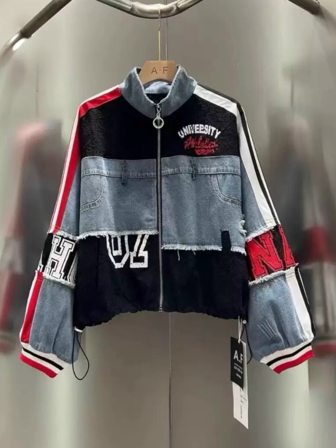 женская джинсовая куртка,джинсовая куртка,куртка бомбер женская,джинсовые костюмы женские,модные джинсовые куртки