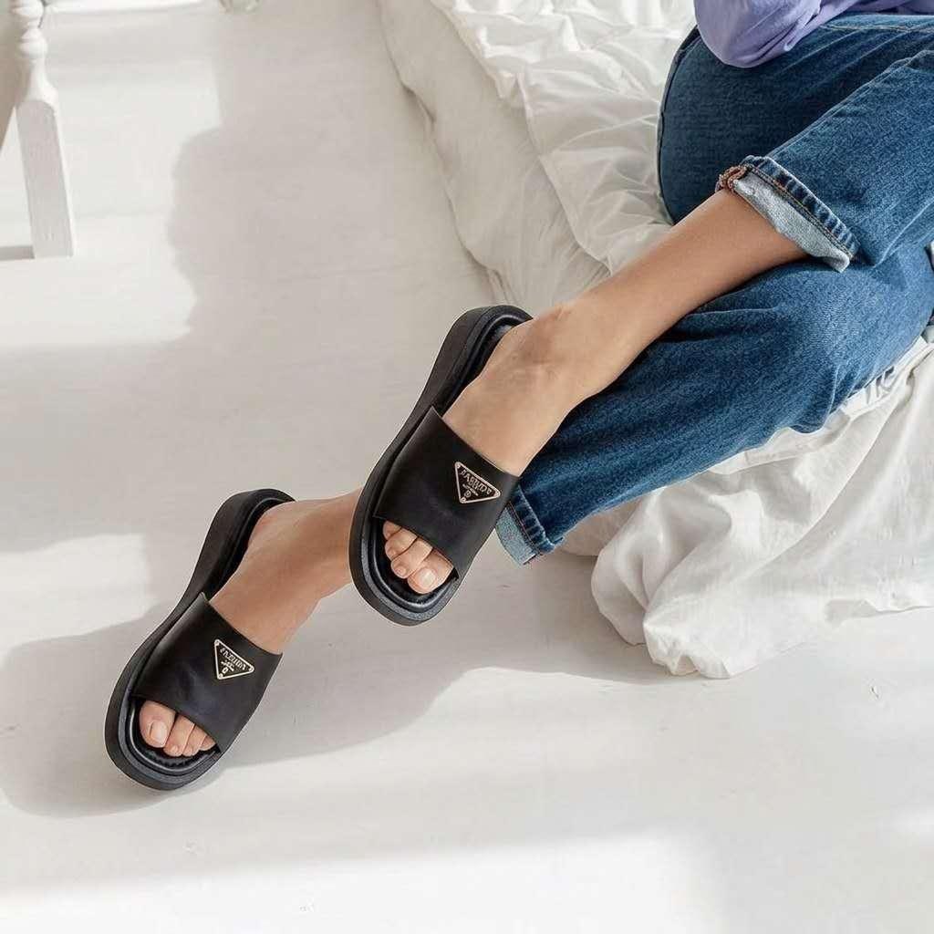 шлепанцы prada,шлепки прада мужские,шлёпки женские прада,шлепки прада,