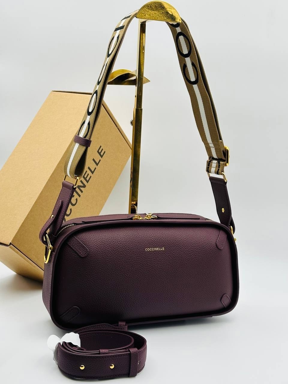 coccinelle сумка,сумки,сумки женская,сумка coccinelle jen medium,модная женская сумка