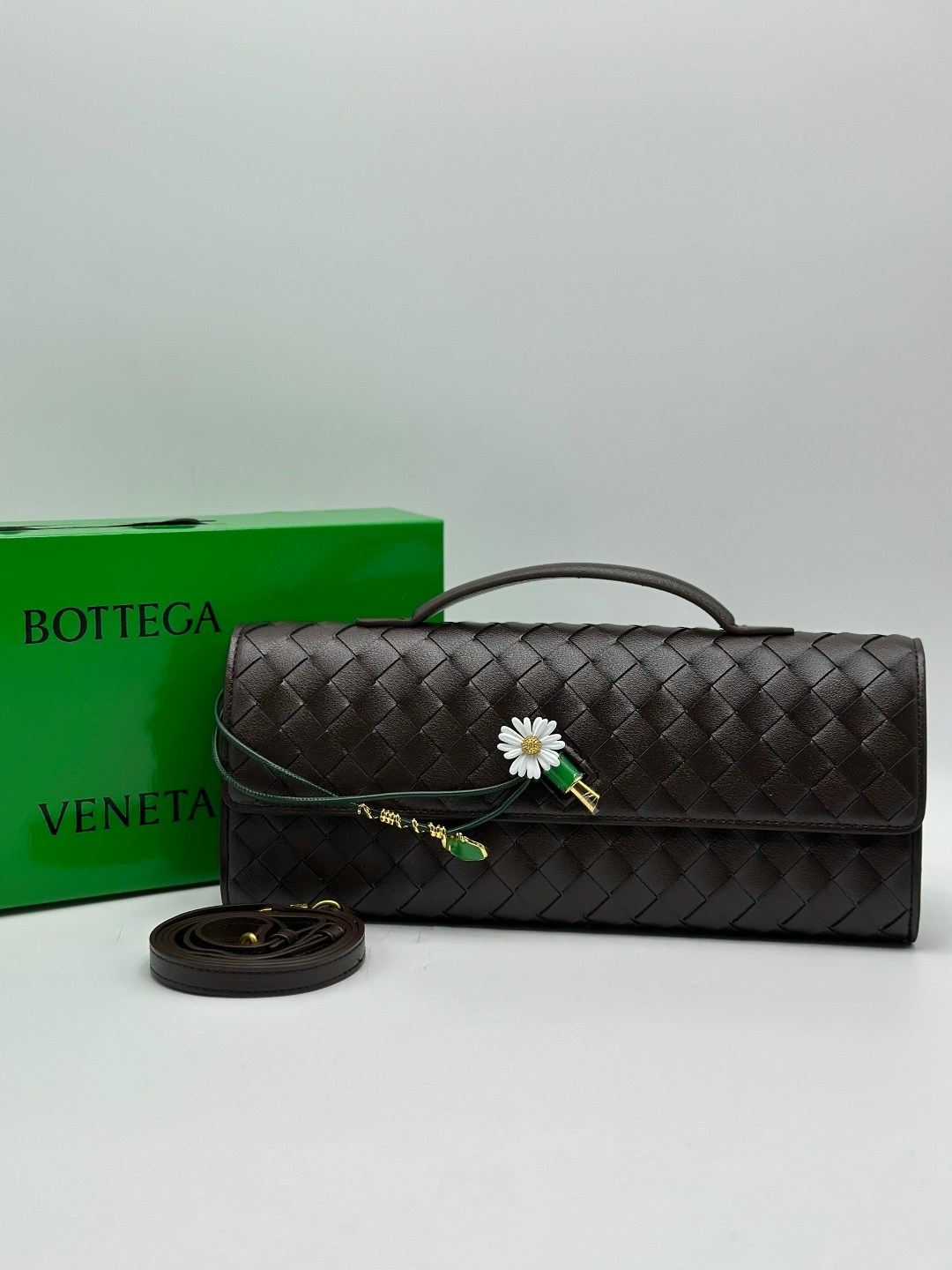 клатч bottega veneta,сумка женская bottega veneta,bottega veneta сумка,сумка bottega,женский кожаный клатч bottega veneta andiamo черный