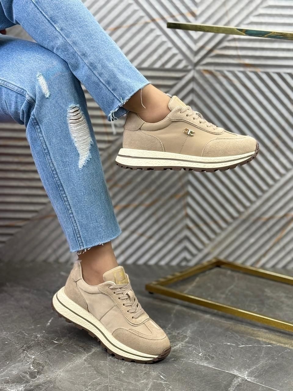 ,кроссовки женскиe,бежевые кроссовки,стильные кроссовки,кроссовка