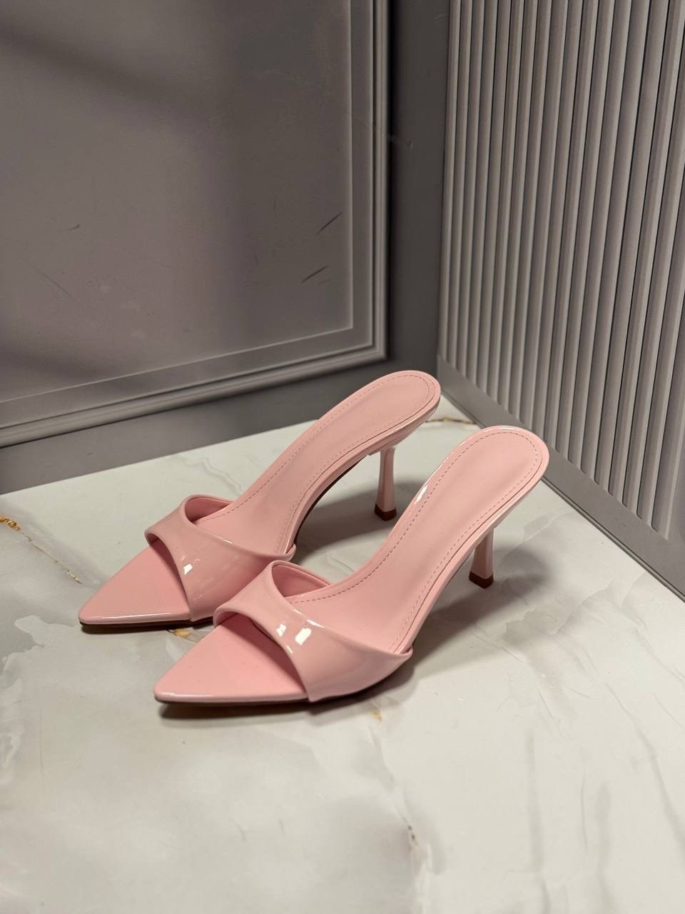 ,эконика золотые босоножки,модные босоножки,босоножки на высоком,каблуки босоножки