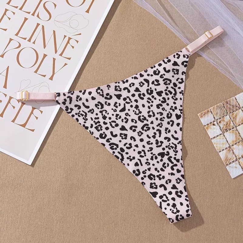 шелковые сексуальные женские стринги,девушки в леопардовых стрингах,женские сексуальные стринги,женские трусики-стринги с леопардовым принтом,женское нижнее белье