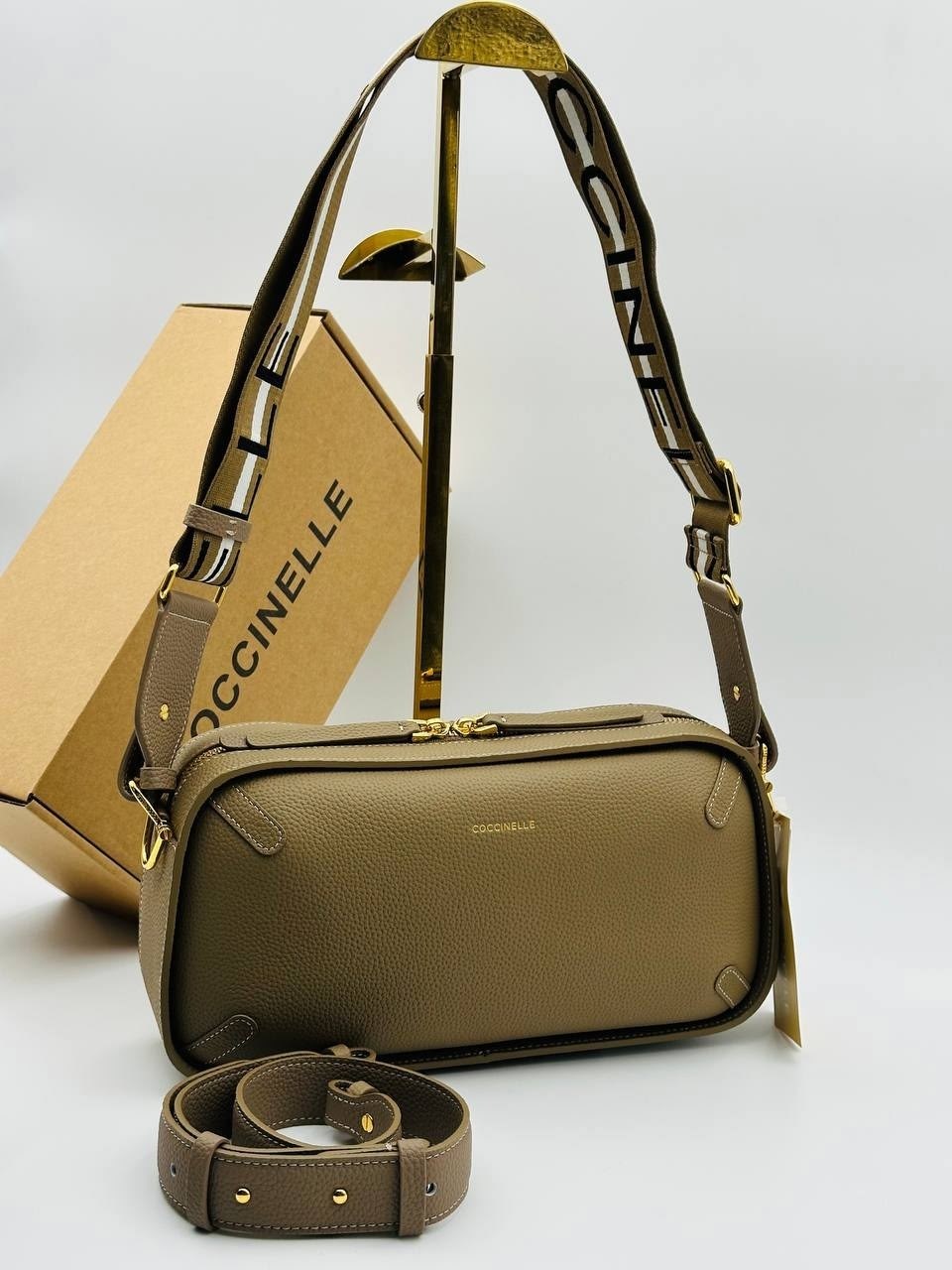 coccinelle сумка,сумки,сумки женская,сумка coccinelle jen medium,модная женская сумка