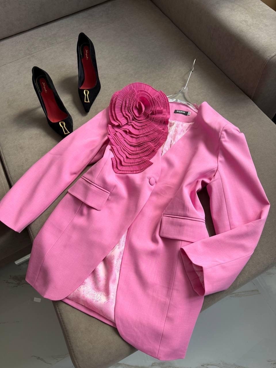 пиджак оверсайз удлиненный розовый жакет блейзер marifique,пиджак розовый,пиджак оверсайз vitaclo,модные жакеты,оверсайз пиджак