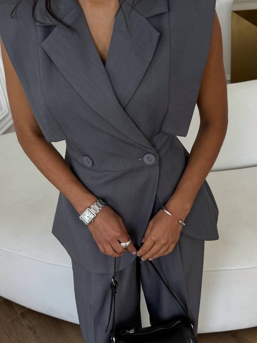 удлиненный жилет,костюм женский с брюками и жилеткой olivia bellucci,жилет приталенный,жилет костюмный классический,жилет женский классический