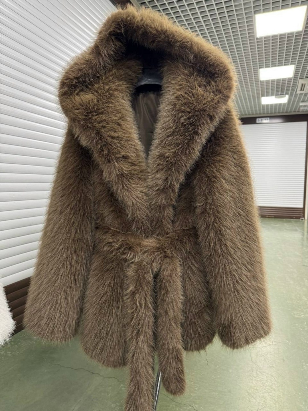 шуба натуральная,женская шуба из натурального меха с капюшоном,женская шуба,эко шуба,шубка
