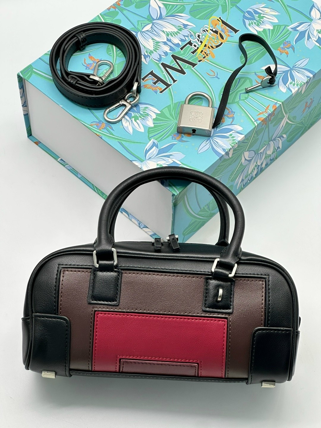 loewe сумка,сумка,сумки женская,сумка женская брендовая,брендовые сумочки