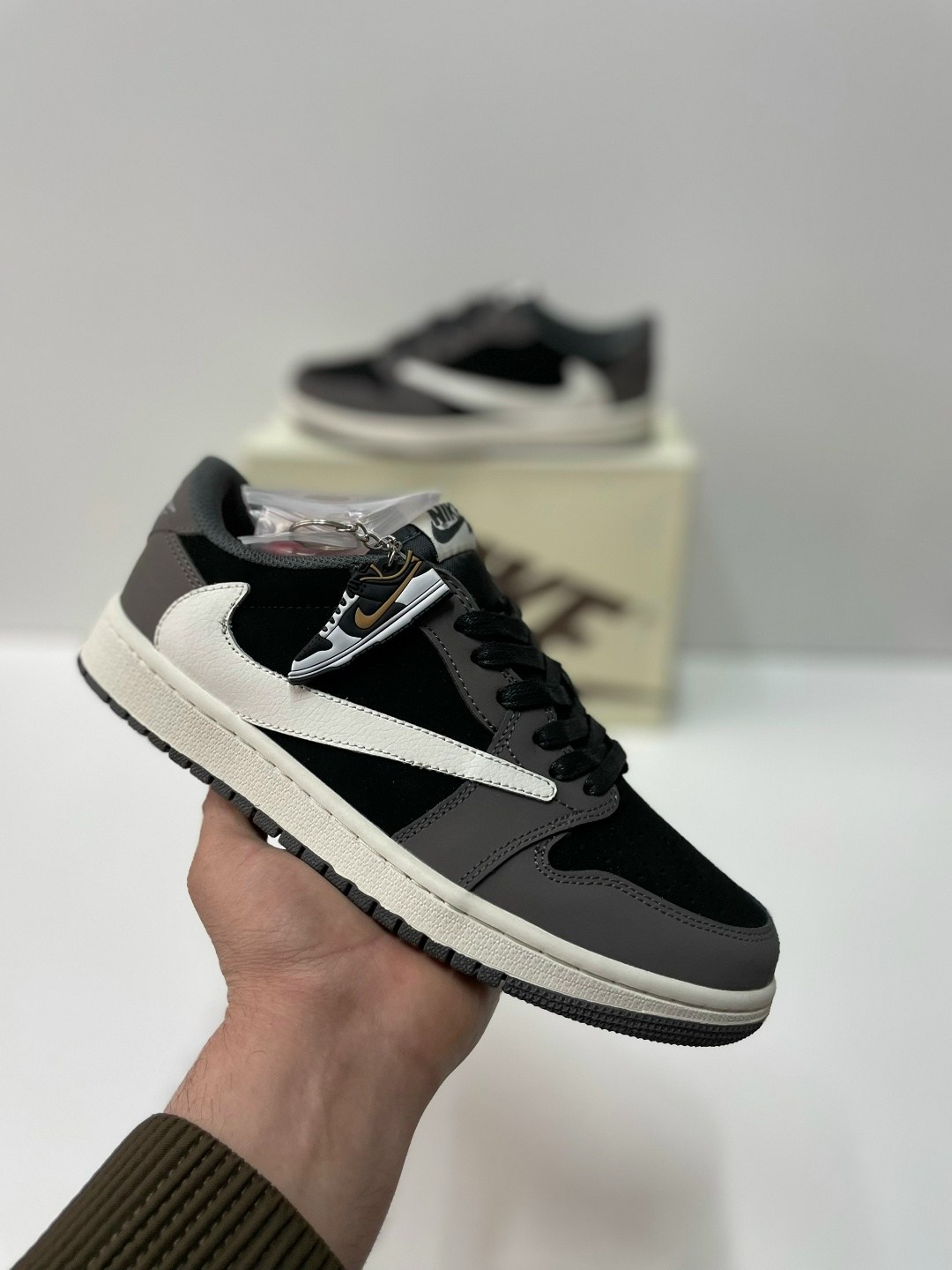 кроссовки nike air jordan 1 low x travis scott,кроссовки nike air jordan 1 low,кроссовки мужские nike air jordan 1,кроссовки nike air jordan 1 low travis scott grey black,кроссовки мужские nike air jo