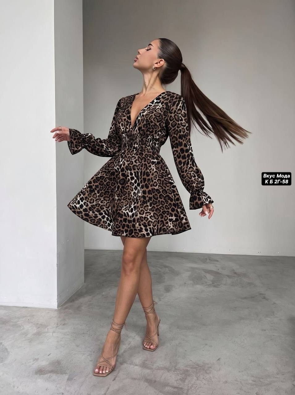 платье с леопардовым принтом,леопардовое платье,женское мини-платье с леопардовым принтом,платье женское,женское стильное платье на запах с леопардовым принтом