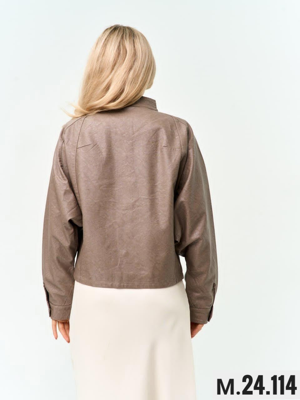 кожаная куртка,куртка женская,бежевый бомбер,куртка косуха,юбка атласная короткая uniqlo цвет 30 бежевый