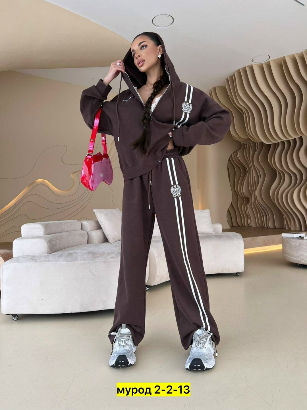 женский костюм,спортивный костюм,спортивный костюм женский,loro piana женский красный костюм,спорткостюм люкс