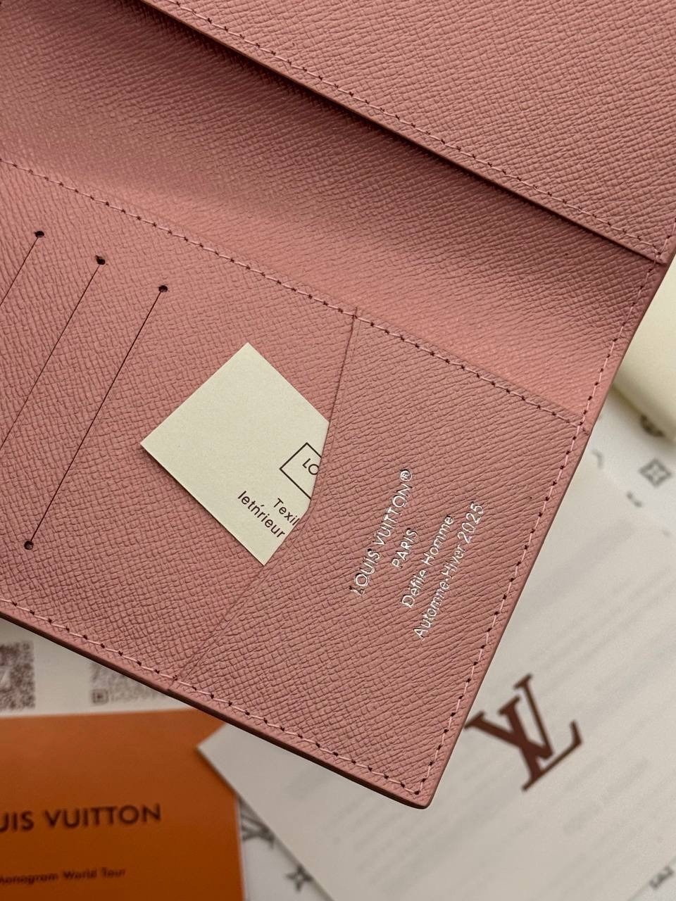 обложка на паспорт louis vuitton,кошелек louis vuitton,обложка для документов louis vuitton,обложка на паспорт луи виттон,обложка для паспорта