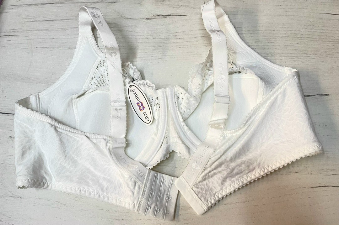 комплект нижнего белья,белье женское нижнее,нижнее белье красное,красное кружевное белье,комплект нижнего белья женские