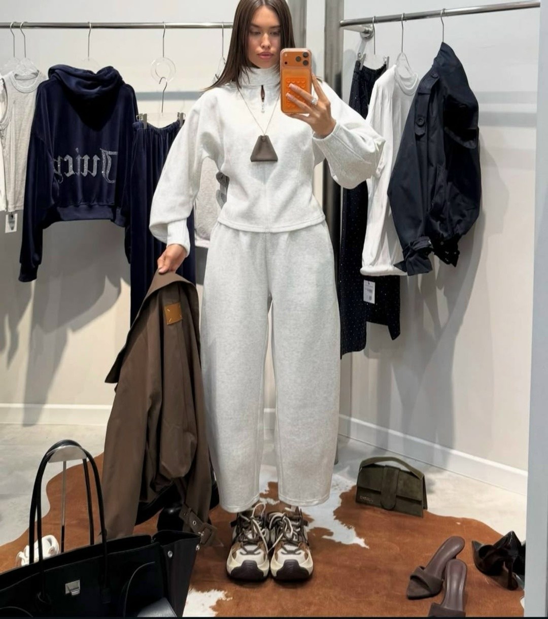 костюм оверсайз,костюм спортивный женский оверсайз livin'looks,женский костюм на флисе,женский спортивный костюм на флисе,костюм оверсайз c начесом ari store