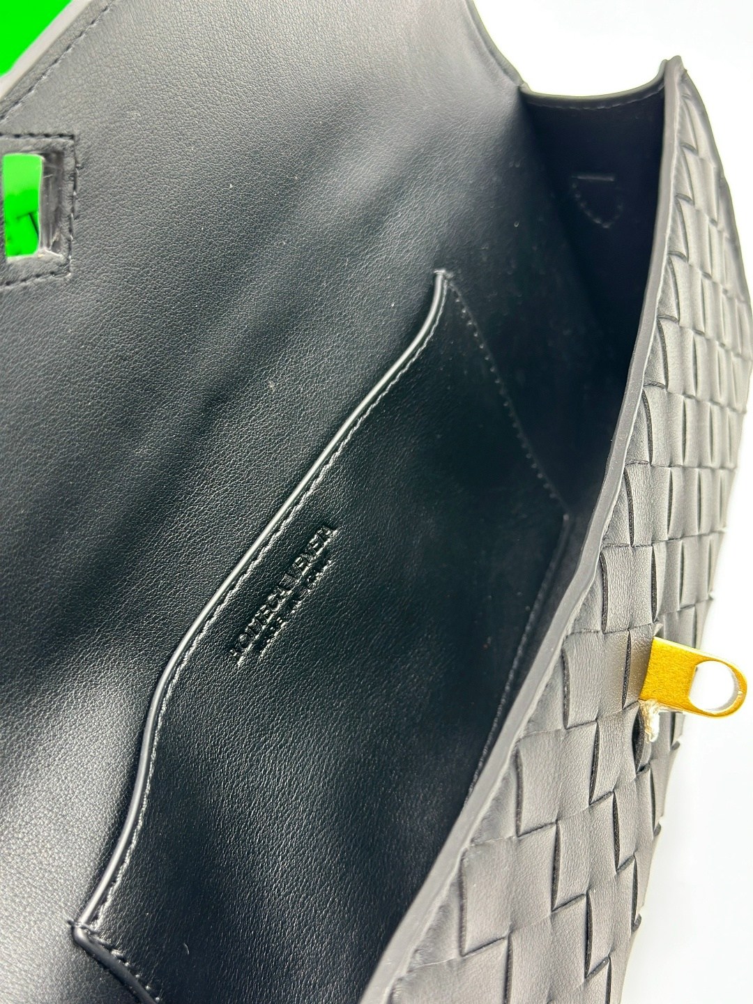 сумка клатч плетеная в стиле боттега bottega veneta,клатч bottega veneta,сумка женская bottega veneta,женский кожаный клатч bottega veneta andiamo черный,сумка bottega veneta