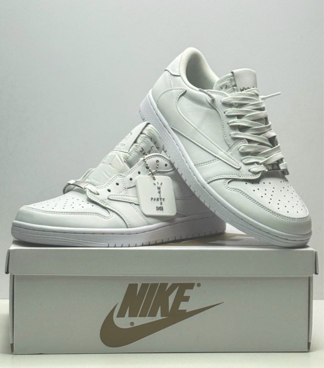 nike air jordan 1 low,air jordan 1 low triple white,nike air jordan 1 low paris grey,кроссовки nike air jordan 1 low x travis scott,nike air jordan 1 low x travis scott