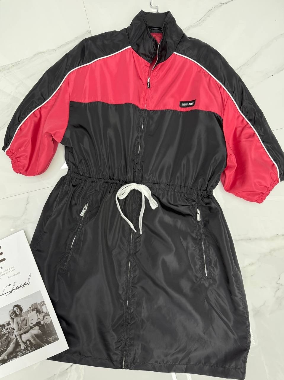 спортивное платье,модная ,стильные костюмы,,спортивные костюмы