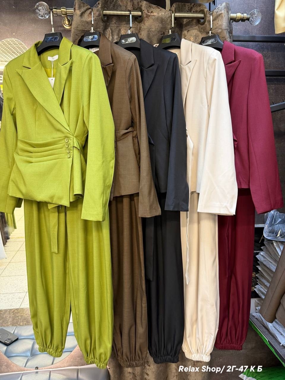 брючный костюм,брючный костюм женский,элегантный брючный костюм,атласный брючный костюм,женский костюм