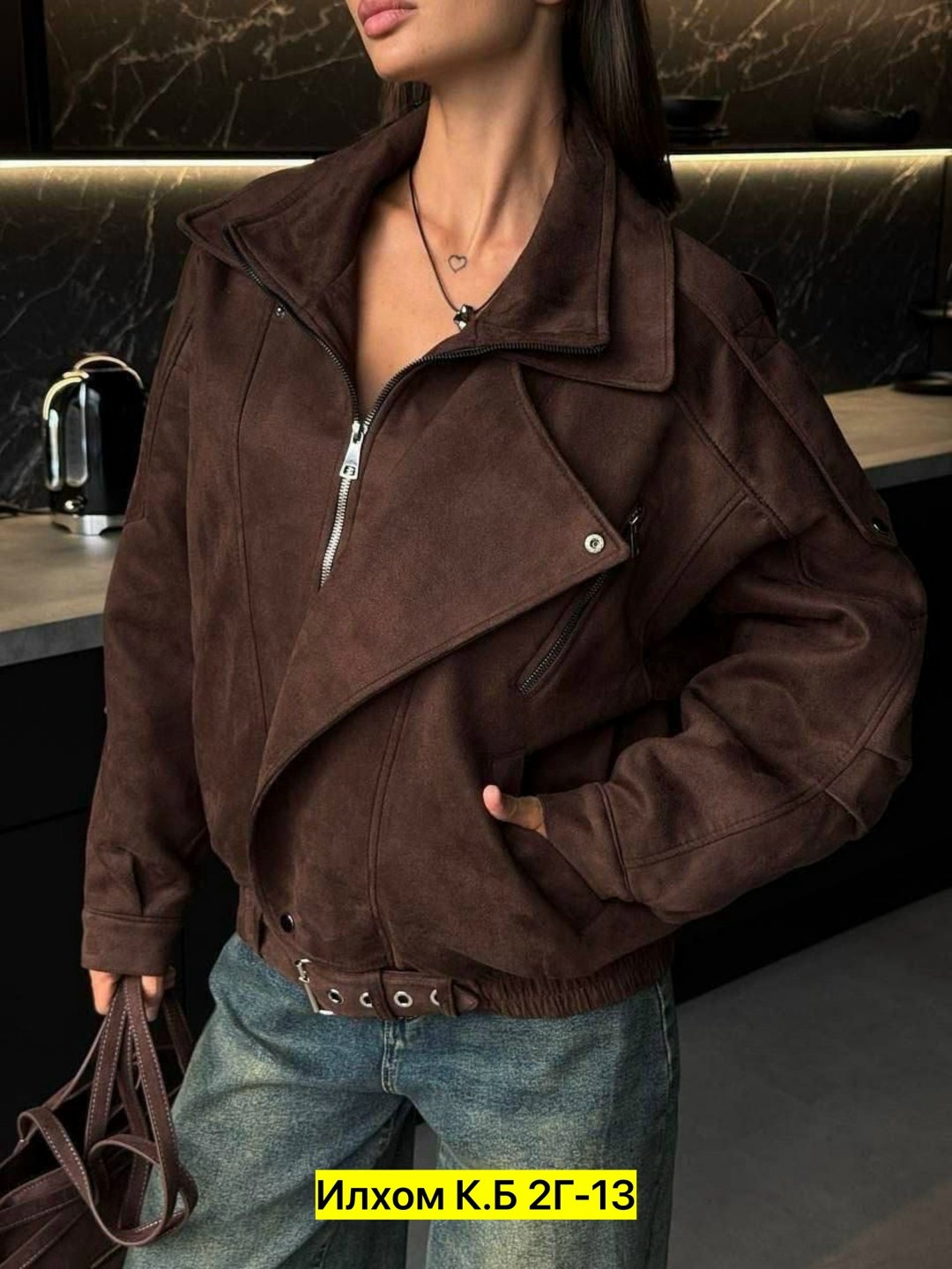 замшевая куртка,женская замшевая куртка,женская куртка бомбер из эко замши коричневого цвета,женская куртка,куртка бомбер женская