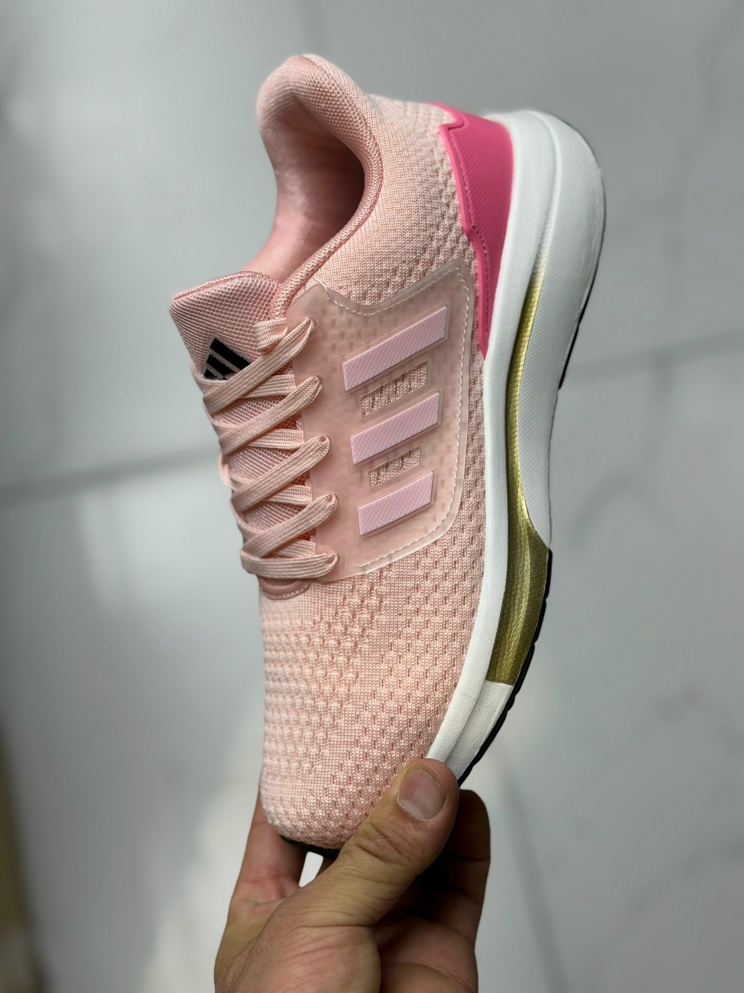 кроссовки adidas,кроссовки женские adidas,кроссовки,кроссовки мужские женские adidas,adidas ultra boost