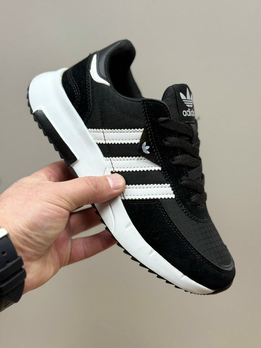 кроссовки мужские adidas,кроссовки adidas,кроссовки адидас,кроссовки adidas retropy,черные кроссовки adidas