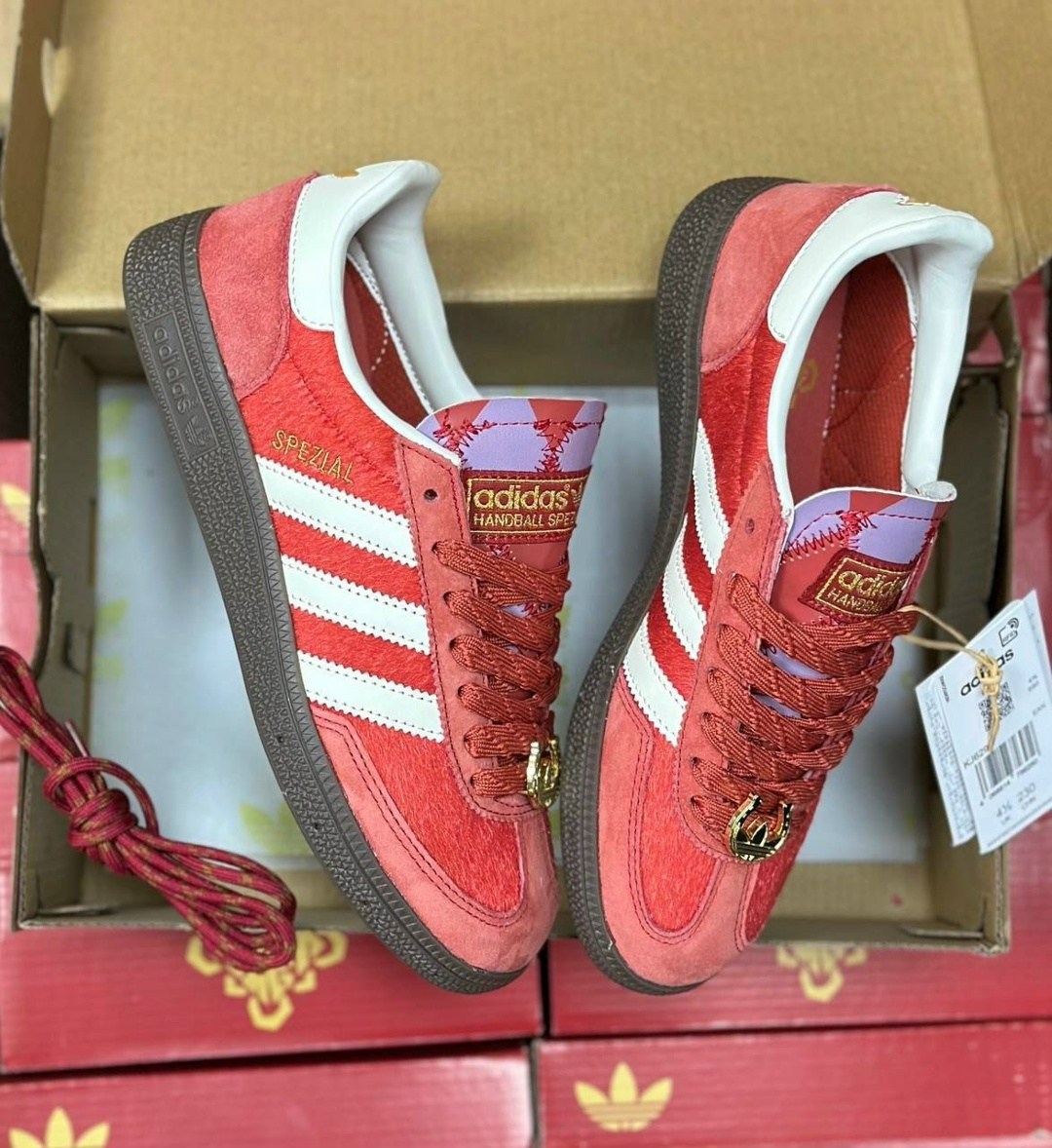adidas кроссовки,кроссовки adidas spezial,adidas samba женские красные,adidas handball spezial,adidas originals handball spezial