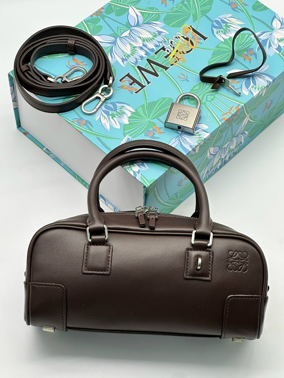 loewe сумка,сумка,сумки женская,сумка женская брендовая,брендовые сумочки