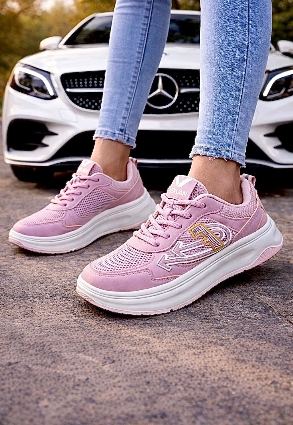 кроссовки женскиe,белые кроссовки,кроссовки для женщин,стильные кроссовки,кроссовка