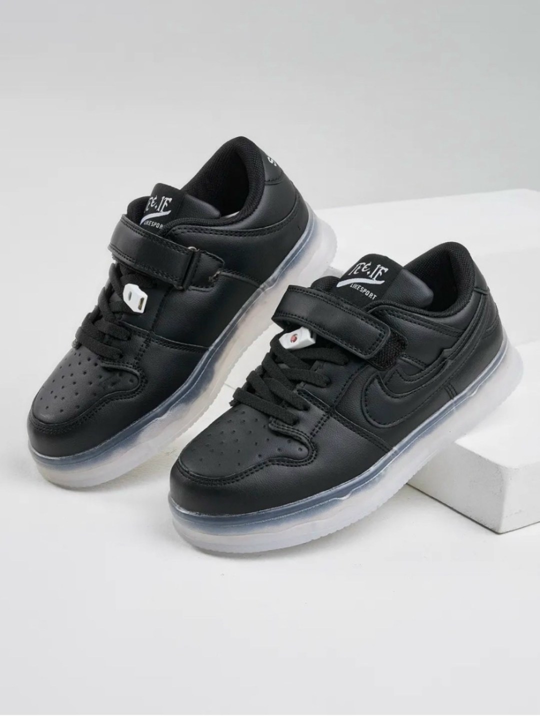 кроссовки со светящейся подошвой,кроссовки с подсветкой,светящиеся кроссовки,кроссовки найк аир светящийся,кроссовки детские с подсветкой