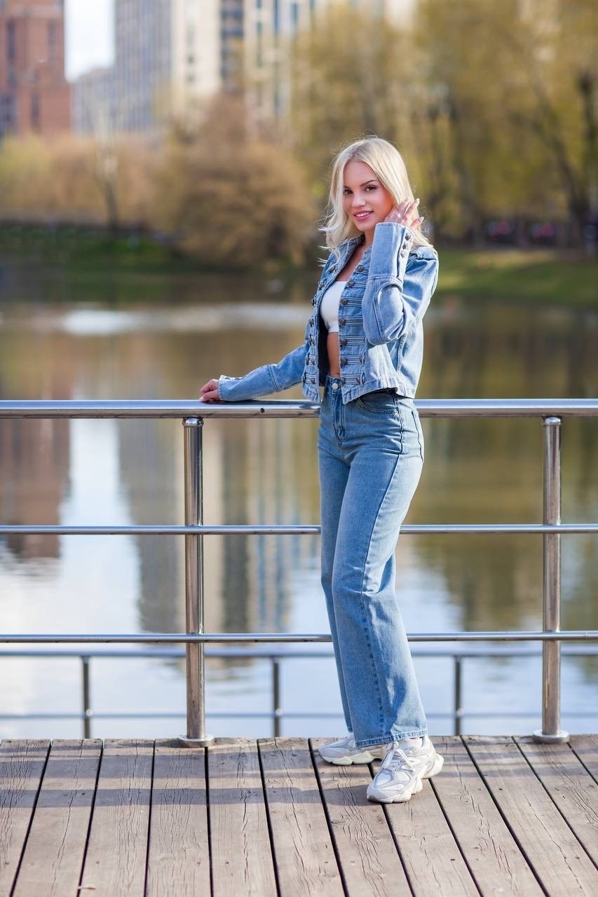 куртка джинсовая укороченная,куртка джинсовая женская,джинсовая куртка, джинсовые куртки женские,куртка джинсовая оверсайз