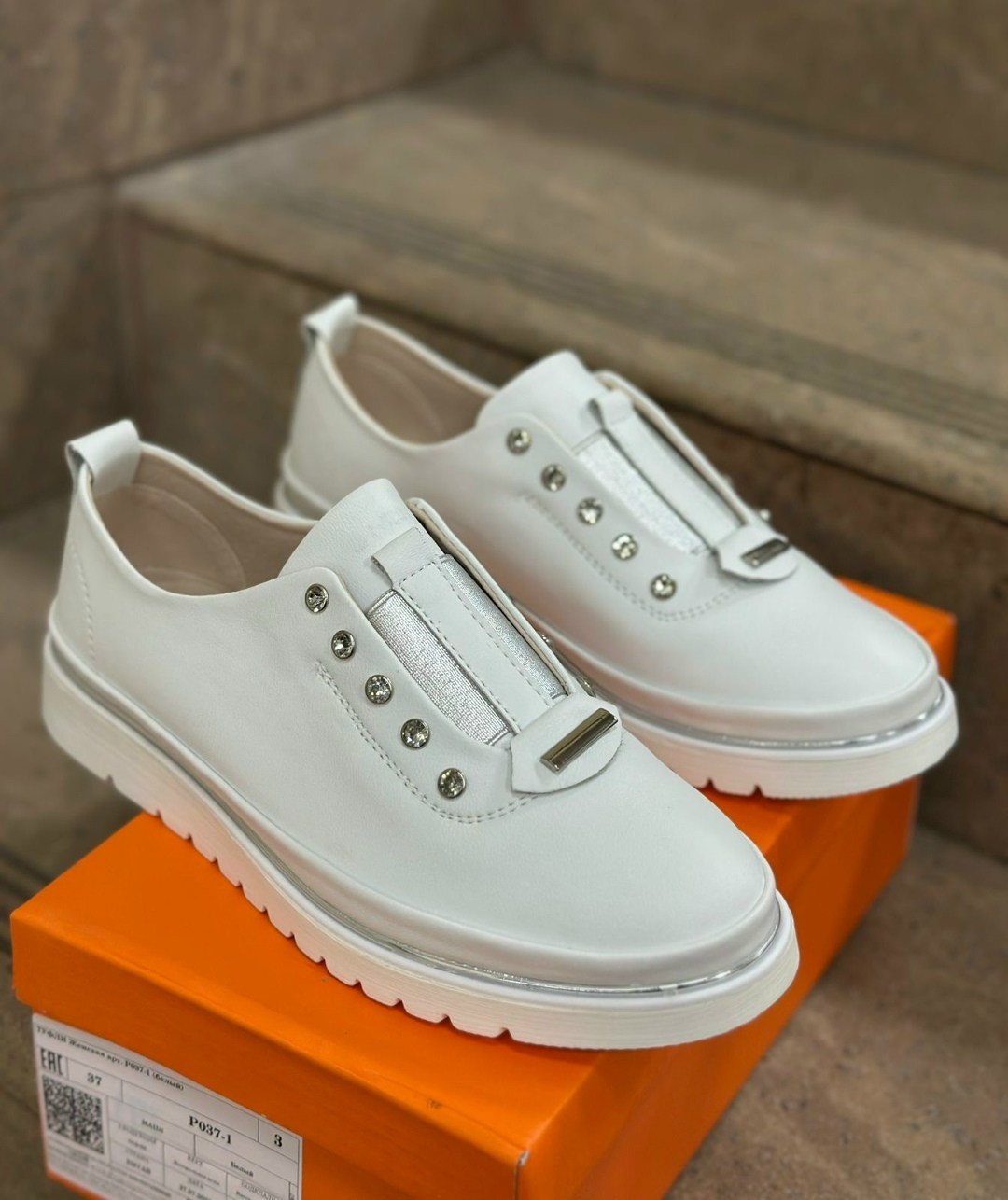 ,женские кроссовки,обуви,женская ,белые кеды