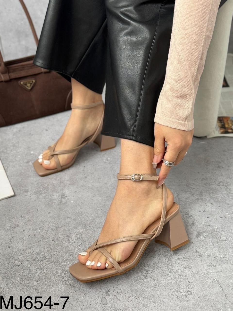 босоножки на каблуках,женские босоножки,стильные босоножки,кремовые босоножки,босоножки