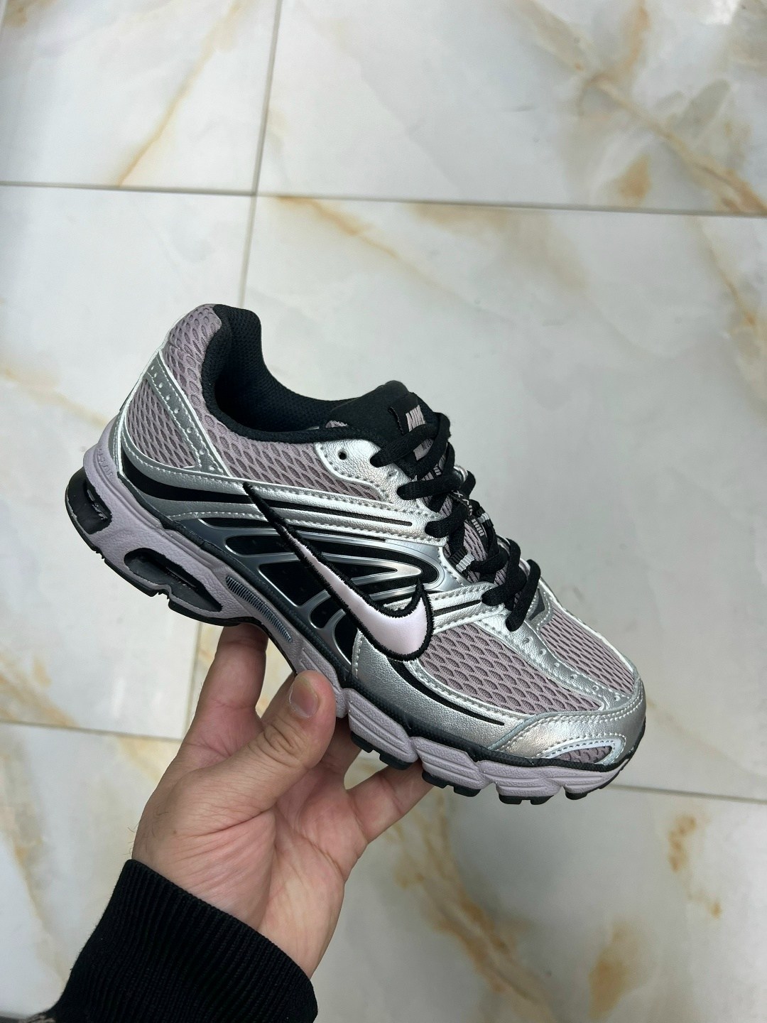 кроссовки,кроссовки nike zoom vomero 5,кроссовки nike,кроссовки nike air max moto 2k,российские кроссовки