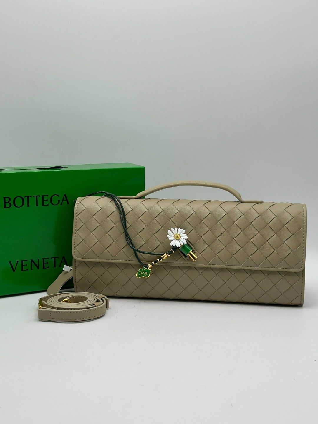 клатч bottega veneta,сумка женская bottega veneta,bottega veneta сумка,сумка bottega,женский кожаный клатч bottega veneta andiamo черный