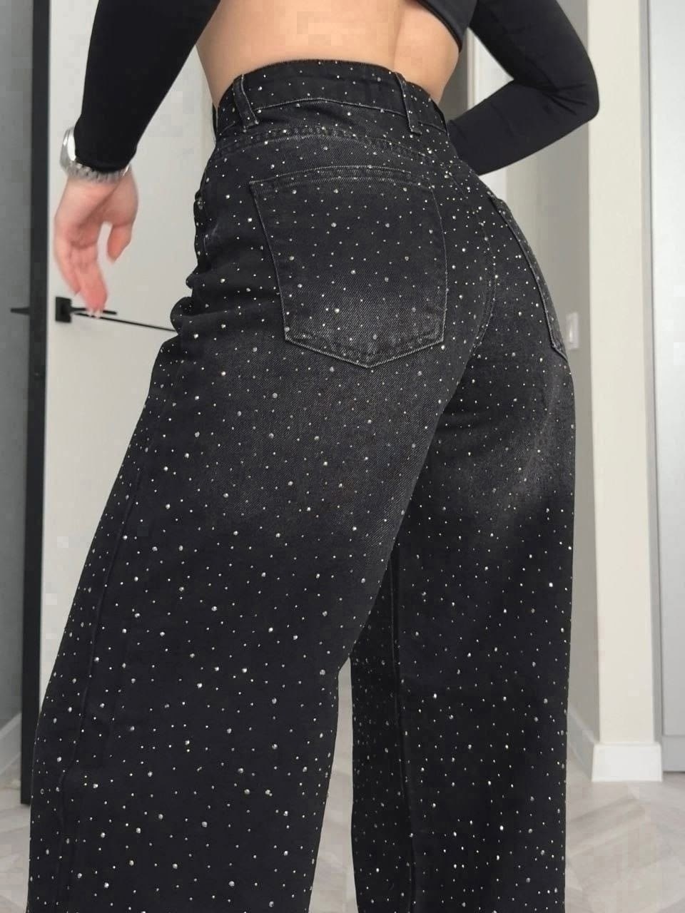 джинсы со стразами,джинсы прямые со стразами черные le o 222675248,женские джинсы со стразами,джинсы широкие трубы со стразами,джинсы с камнями и стразами женские