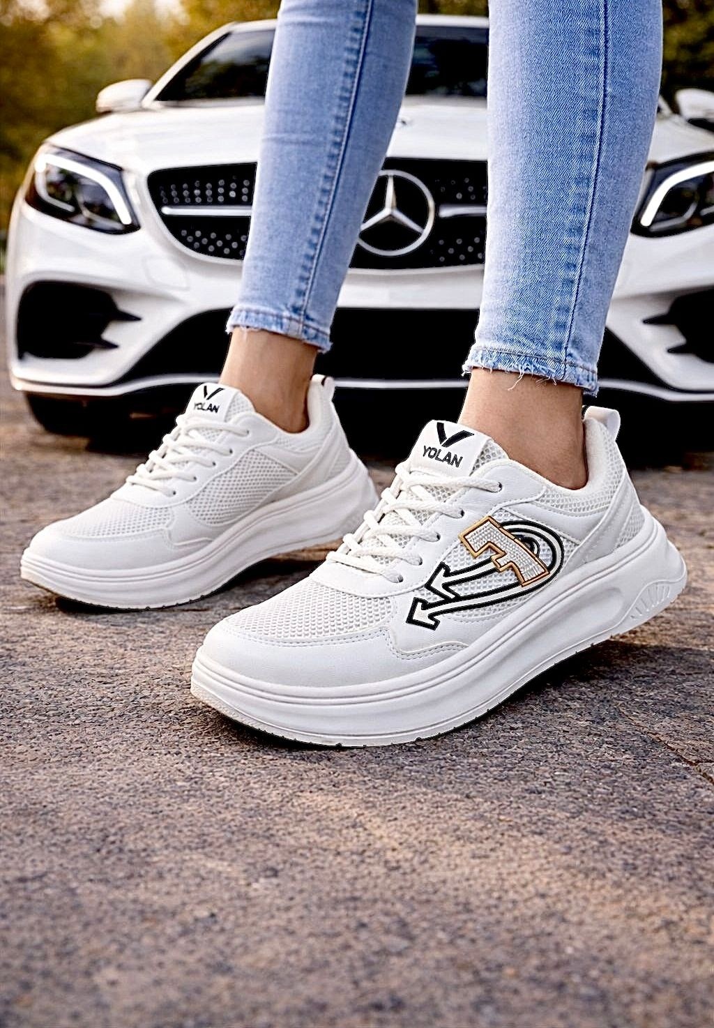 кроссовки женскиe,белые кроссовки,кроссовки для женщин,стильные кроссовки,кроссовка