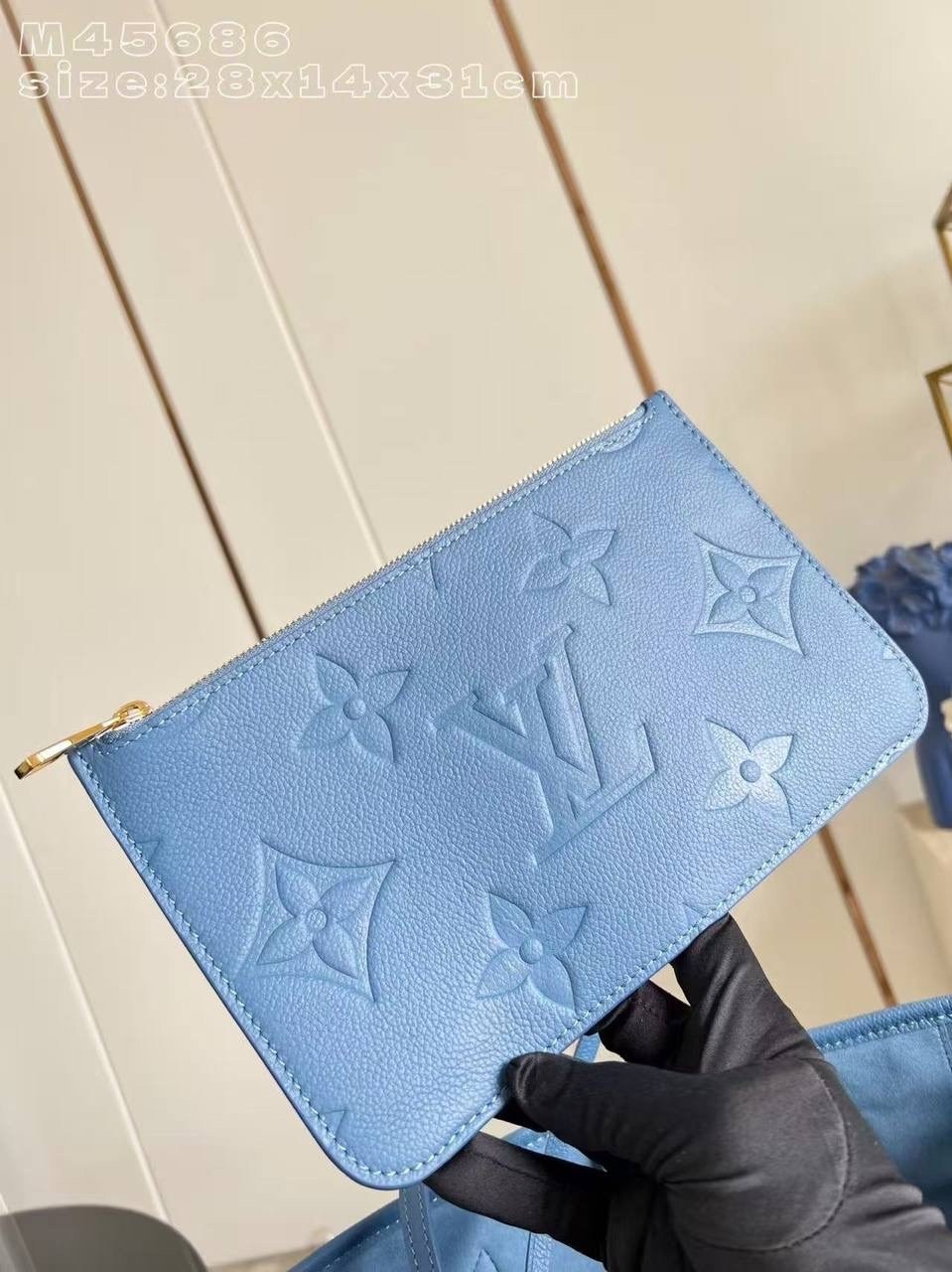 сумка луи виттон голубая,louis vuitton сумка,женская синяя сумка louis vuitton onthego mm,сумка луи виттон синяя,сумка женская louis vuitton