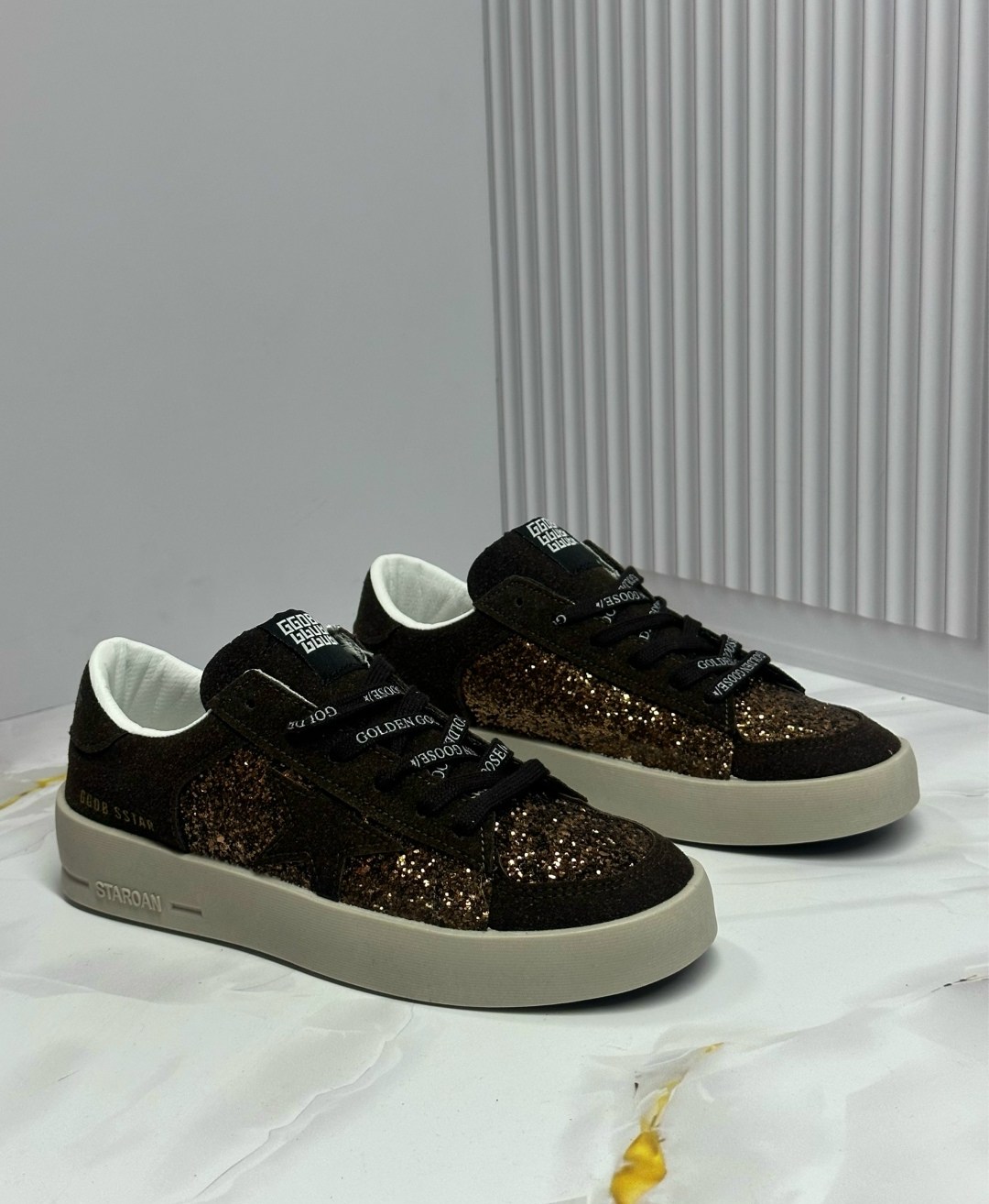 ,спортивная , женская,кеды golden goose,кроссовки golden goose с пайетками на платформе