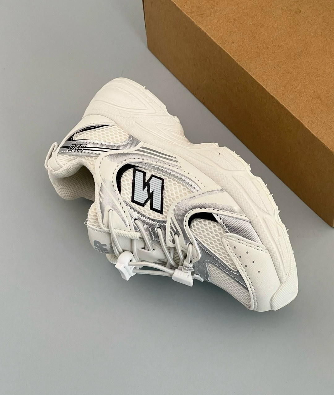 кроссовки new balance 530 white silver,кроссовки new balance 530,кроссовки женские new balance,кроссовки new balance,женские кроссовки new balance 574 в сером цвете