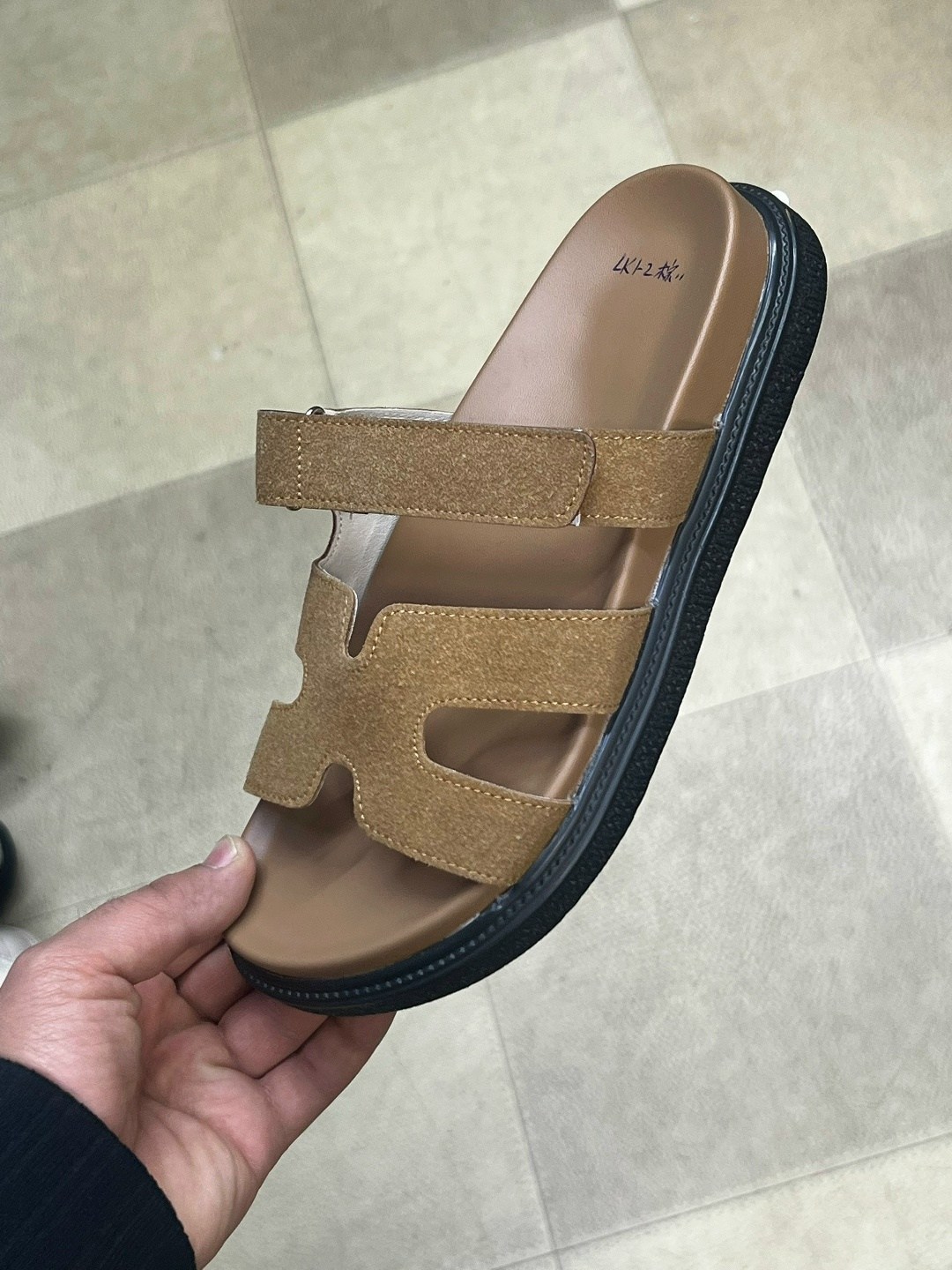 женские шлепанцы,,кожаные шлепанцы,шлепанцы гермес коричневые,женские сандалии