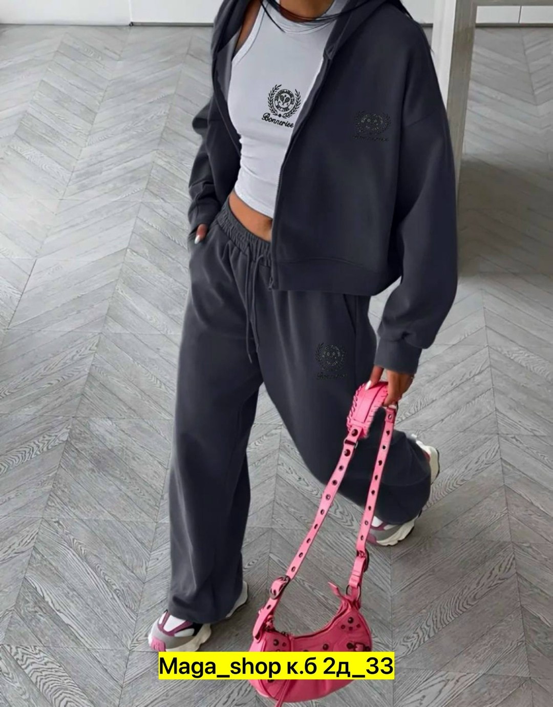 спортивный костюм свободного кроя,женский спортивный костюм,спортивный костюм свободного кроя из,костюм женский тройка,женские костюмы