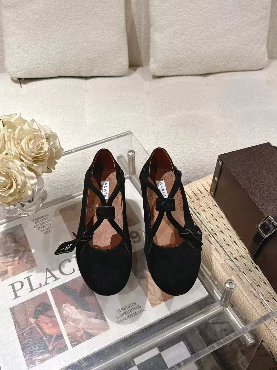 ,женские замшевые балетки с квадратным носом the row коричневые,женские балетки,замшевые балетки,балетки миу миу