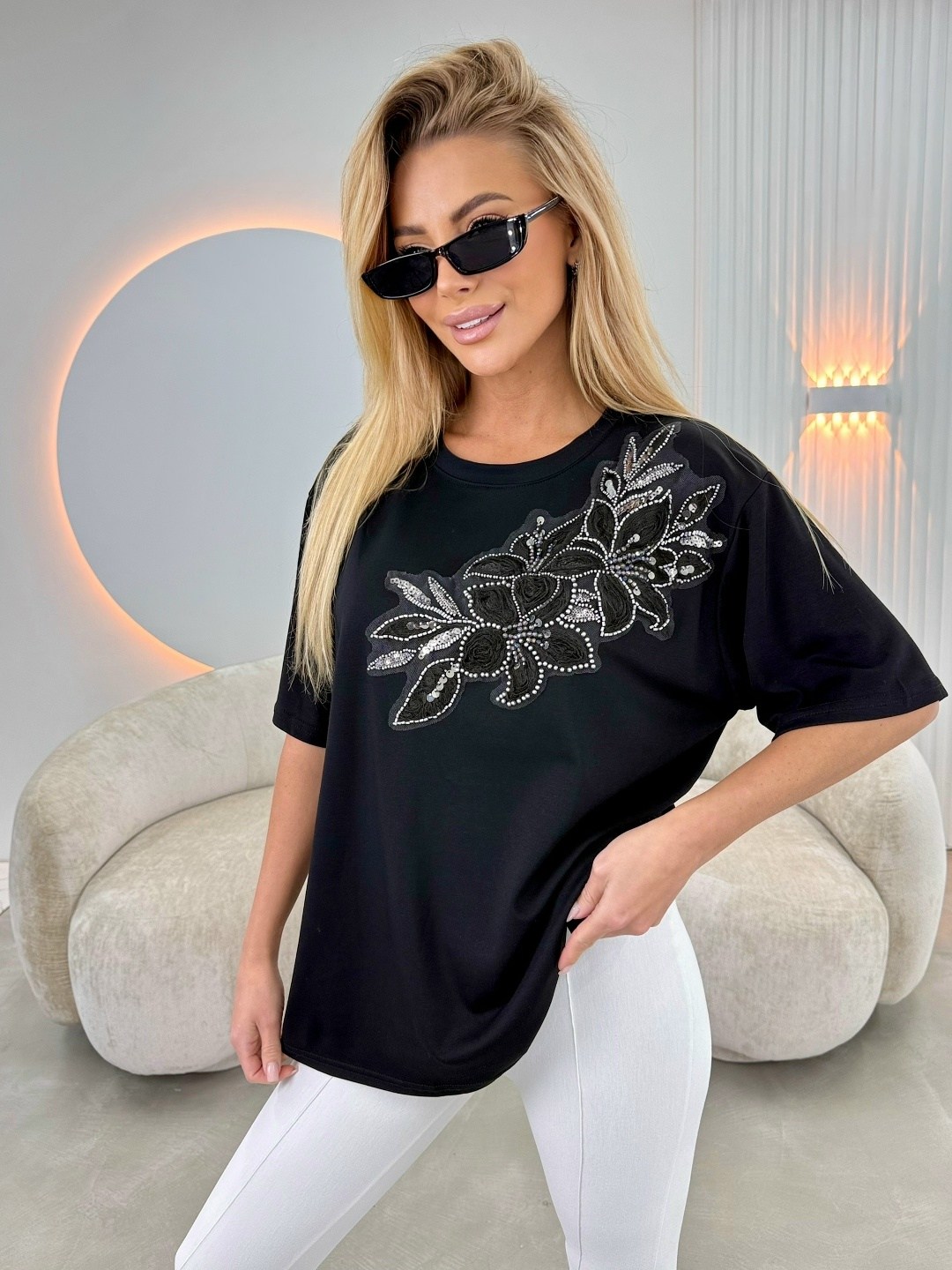 женская футболка,футболка со стразами,футболки оверсайз с принтами,футболки женские больших размеров,футболки женская оверсайз