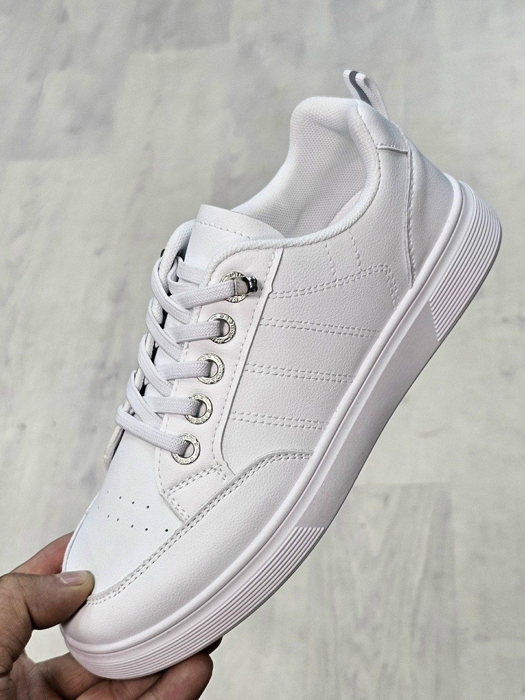 ,fz0384 женские кроссовки адидас белые,кроссовки женскиe,спортивная ,низкие кроссовки