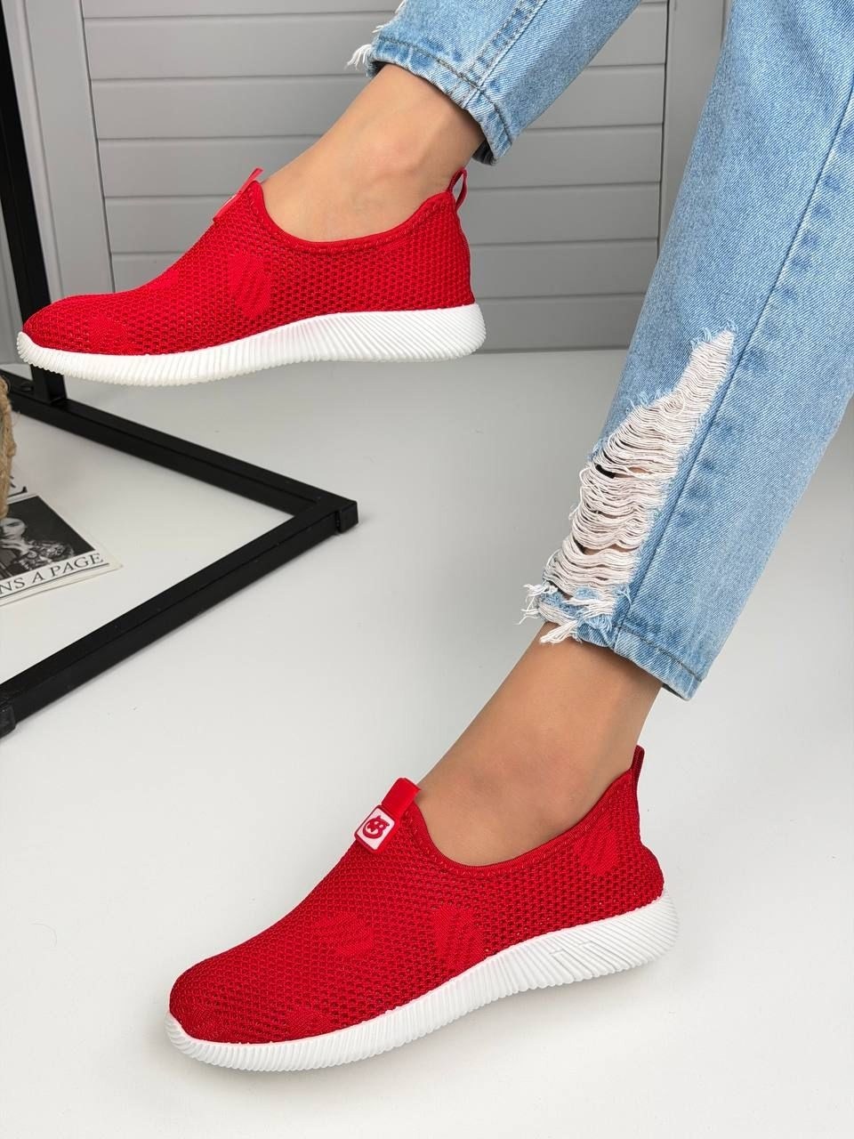 ,женские кроссовки,женские слипоны,спортивная ,женская